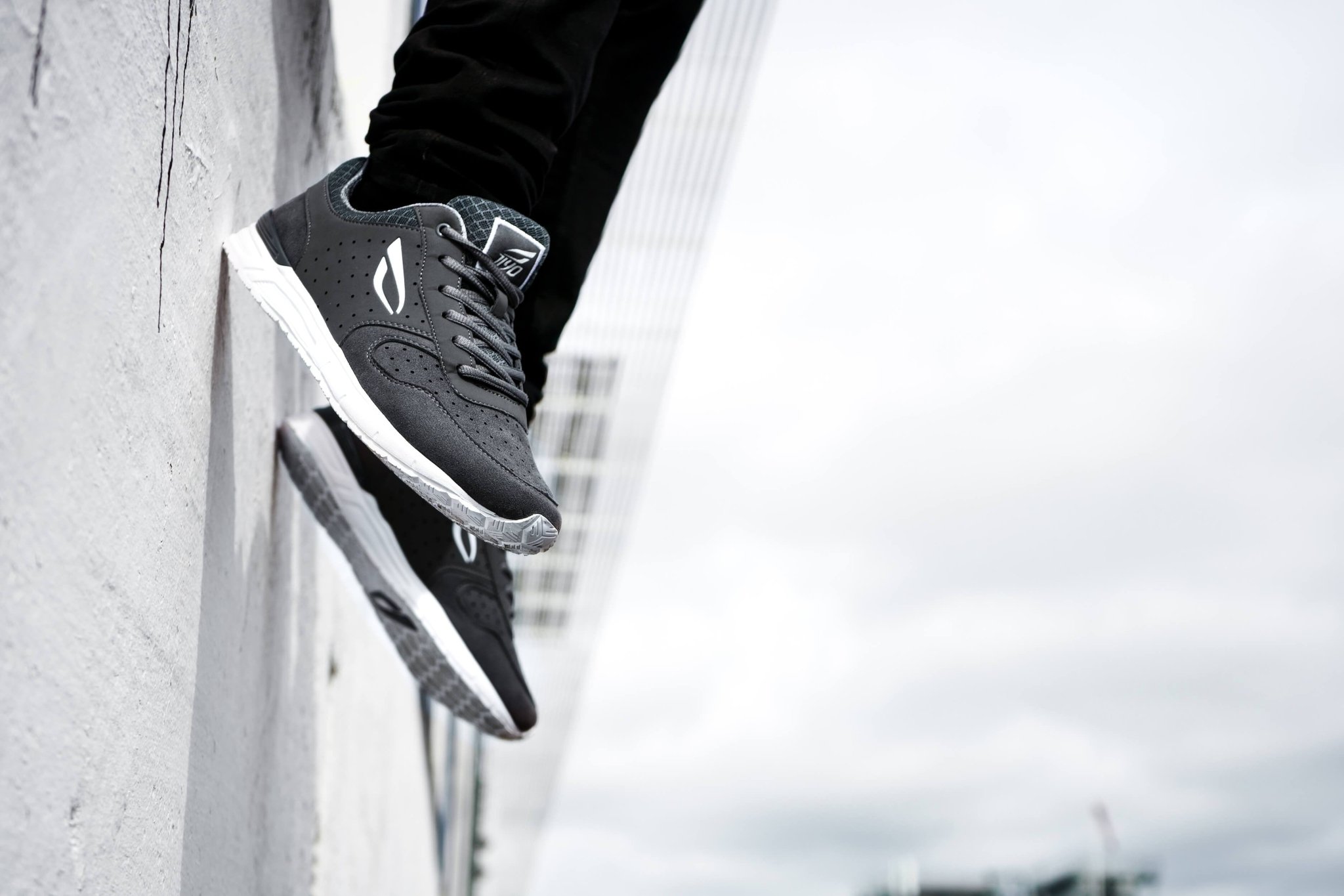 - JIYO Flow shoes - safely and avoid injuries.